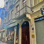 Il rifugio dei Mercanti- Piazza Castello